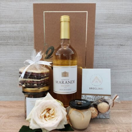 Box prezentowy ze złotym akcentem