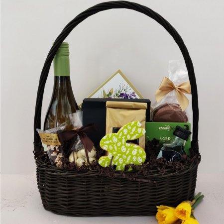 Kosz upominkowy na Wielkanoc