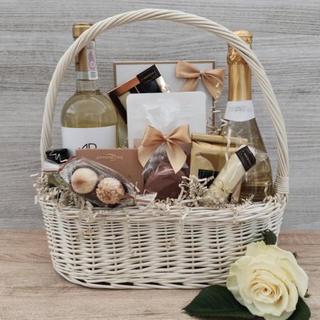 Kosz prezentowy na rocznicę ślubu