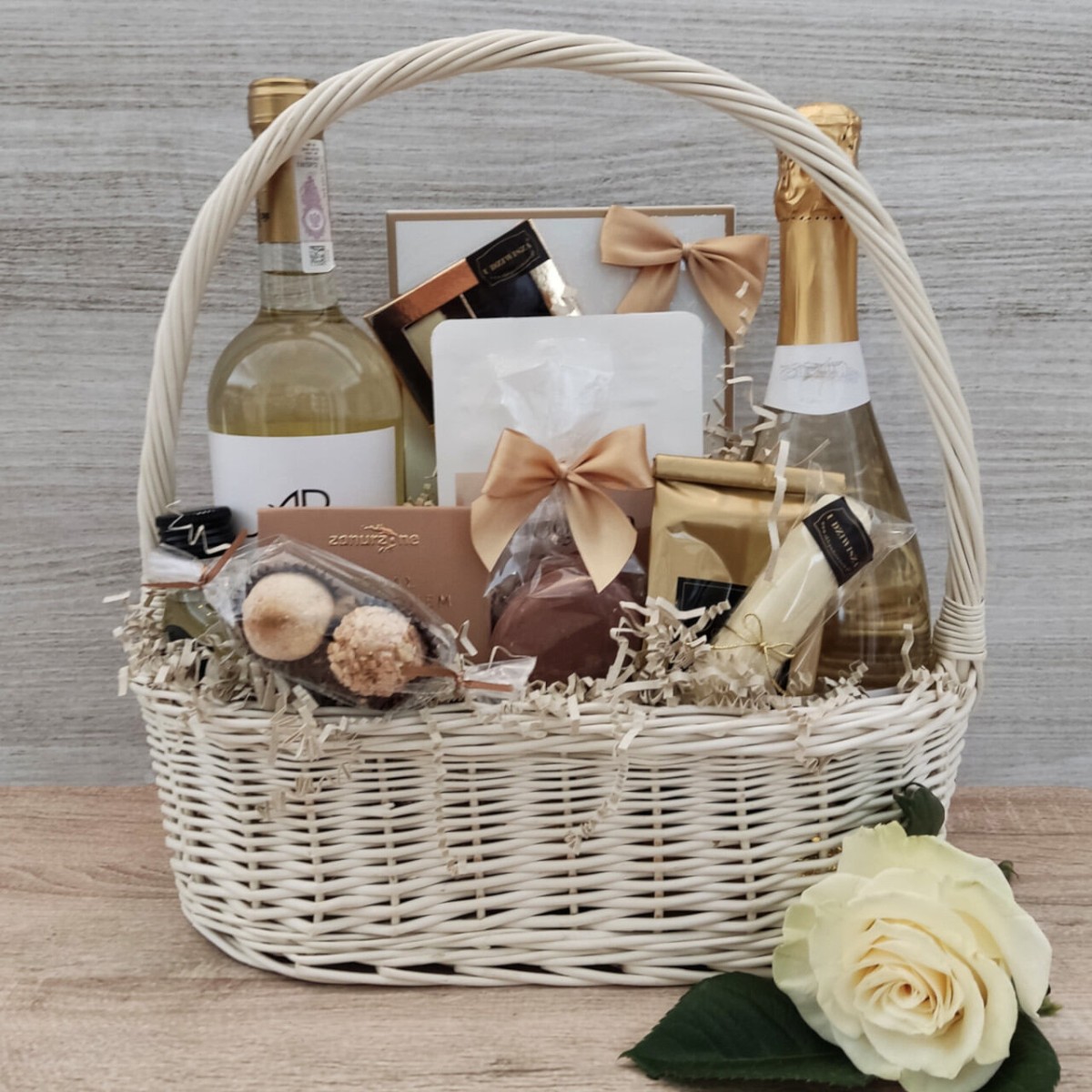 Kosz prezentowy na rocznicę ślubu - obrazek 2